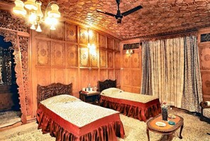 Spa - Meena Group houseboats (Srinagar)