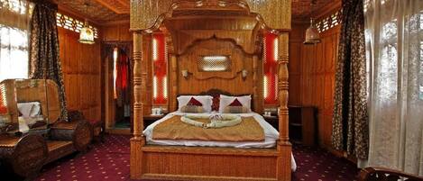 In-room safe, desk, free WiFi, bed sheets