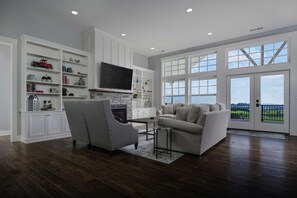 电视、壁炉、乒乓球