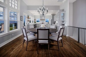 Unclassified image, 3 of 35, button