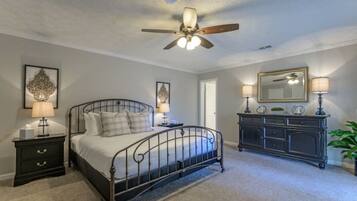 4 bedrooms, iron/ironing board, free WiFi, bed sheets