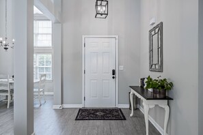 Interior - Modern Ranch Near LakePoint — 10% Week • 15% Month (Cartersville)