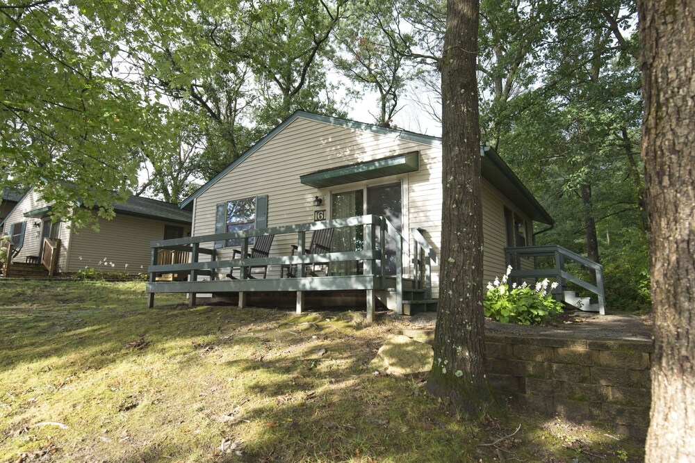 Christmas Mountain Village, Wisconsin Dells, 2 Bedroom Cottage