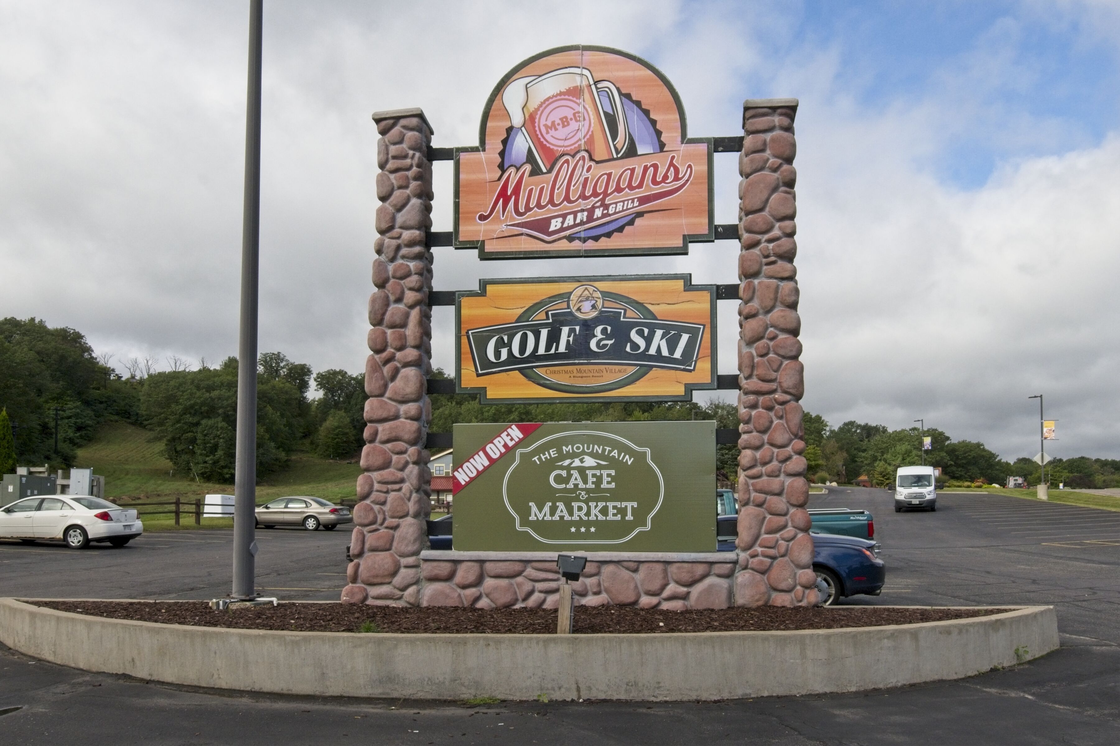 Sprightly Christmas Mountain Village, 2 Bedroom Cottage