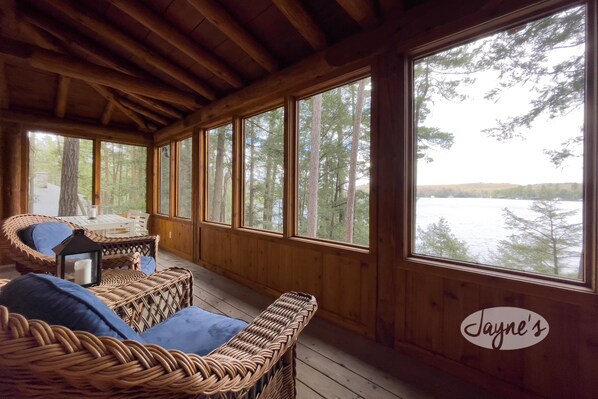 Interior - Renovated Log Cabin! 3 Bed, 2 Bath Lake Rosseau! Minett! Sunsets! (Minett)