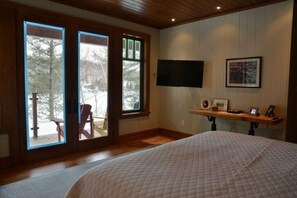 5 bedrooms, WiFi, bed sheets - Gorgeous Cottage on Lake Rosseau with Picturesque Views! (Rosseau)