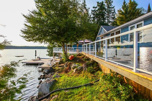 A Family Affair! Unique 3 cottage property on Lake Muskoka!