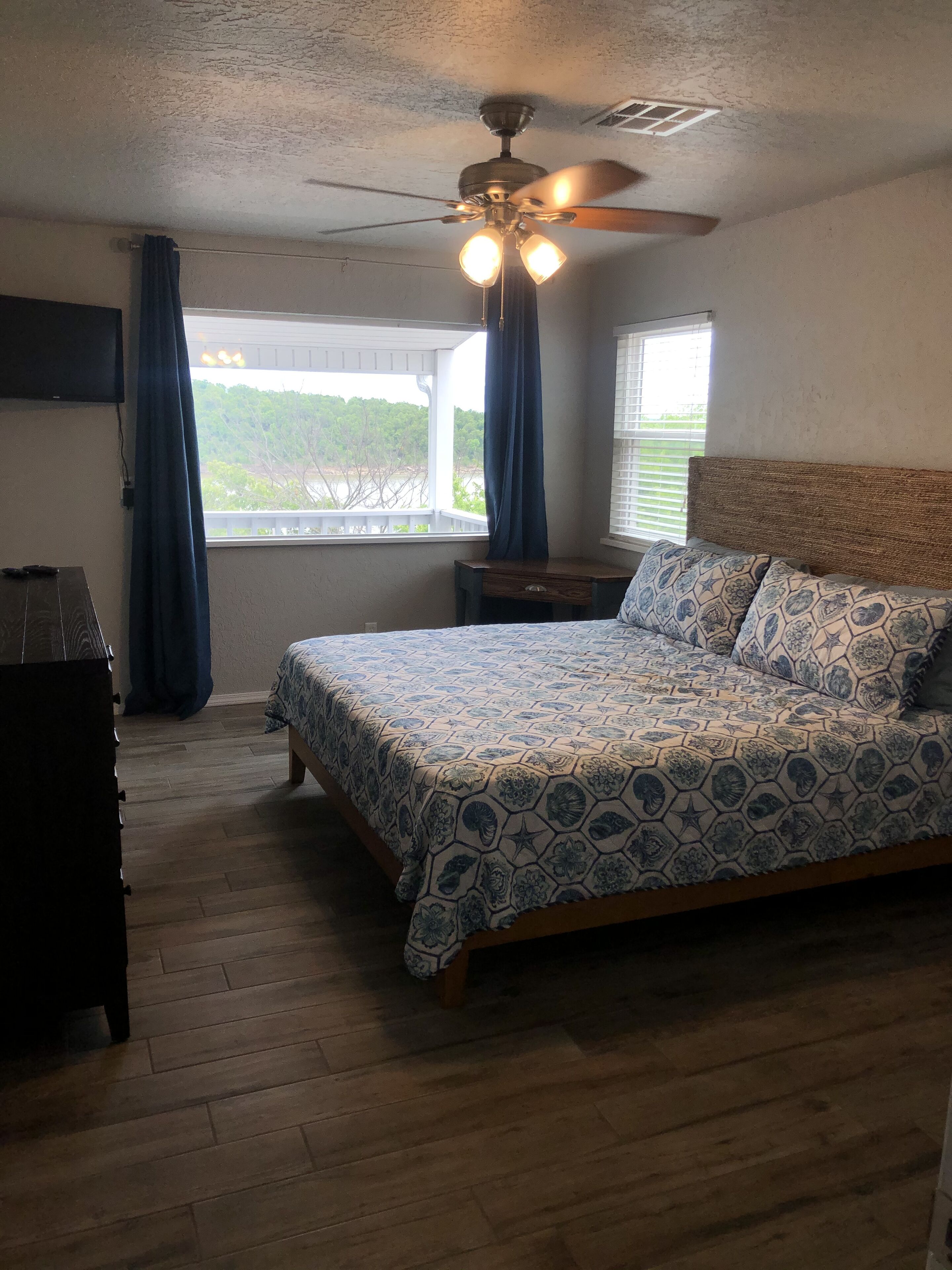 *Relax & Unwind* @ Lake Eufaula’s Retreat - Amazing Views & Large 2 Level Deck