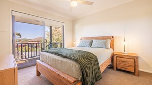 3 bedrooms, iron/ironing board, free WiFi