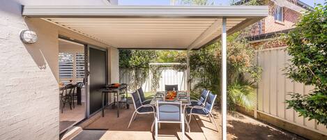 تناول الطعام بالخارج