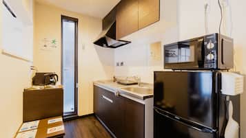 2 bedrooms, blackout curtains, free WiFi, bed sheets