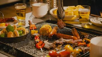 2 Schlafzimmer, Verdunkelungsvorhänge, kostenloses WLAN, Bettwäsche