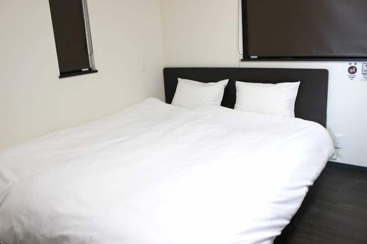 2 bedrooms, blackout curtains, free WiFi, bed sheets