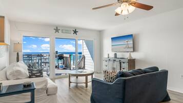 TV, Netflix, streaming services, video library