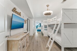 4 Schlafzimmer, BĂŒgeleisen/BĂŒgelbrett, WLAN, BettwĂ€sche
