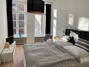2 bedrooms, travel cot, WiFi, bed sheets - Royal Residence Lübeck (Lübeck)