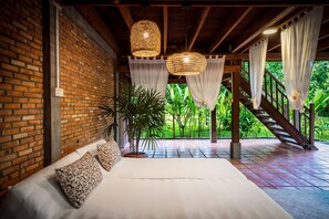 Deluxe Khmer Bungalows | Living area