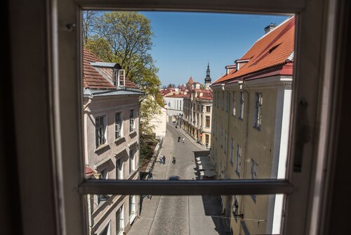 Family Room with shared facilities - Old town