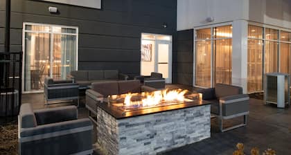Fairfield Inn & Suites by Marriott Charlotte University Research Park