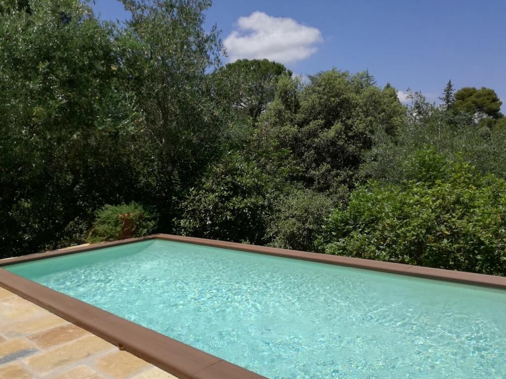 حمّام سباحة خارجي موسمي