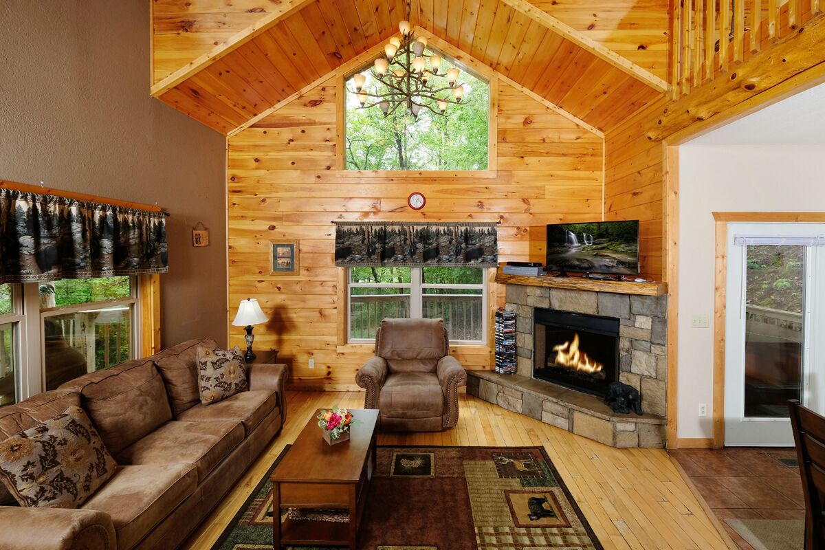 Pigeon Forge Hideaway - 2BR/2BA - Close to Downtown