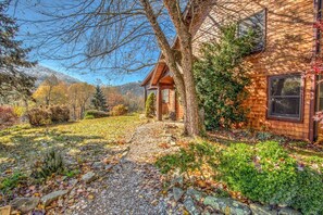 Property grounds - The Poplars at Bearwallow Mountain | Two Combined Lodges| Pavilion for Weddings and Events (Hendersonville)