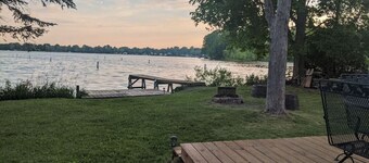 Rustic Lakefront Cabin near Saugatuck&South Haven