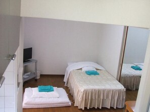 1 多间卧室、办公桌、熨斗/熨衣板、免费 WiFi