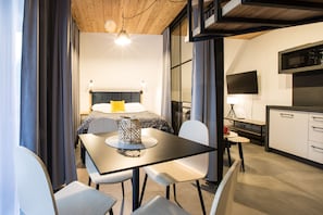 Design Apartment (Kazalnica) | Living area | 43-inch Smart TV with digital channels, TV - Willa Kozińcówka (Zakopane)
