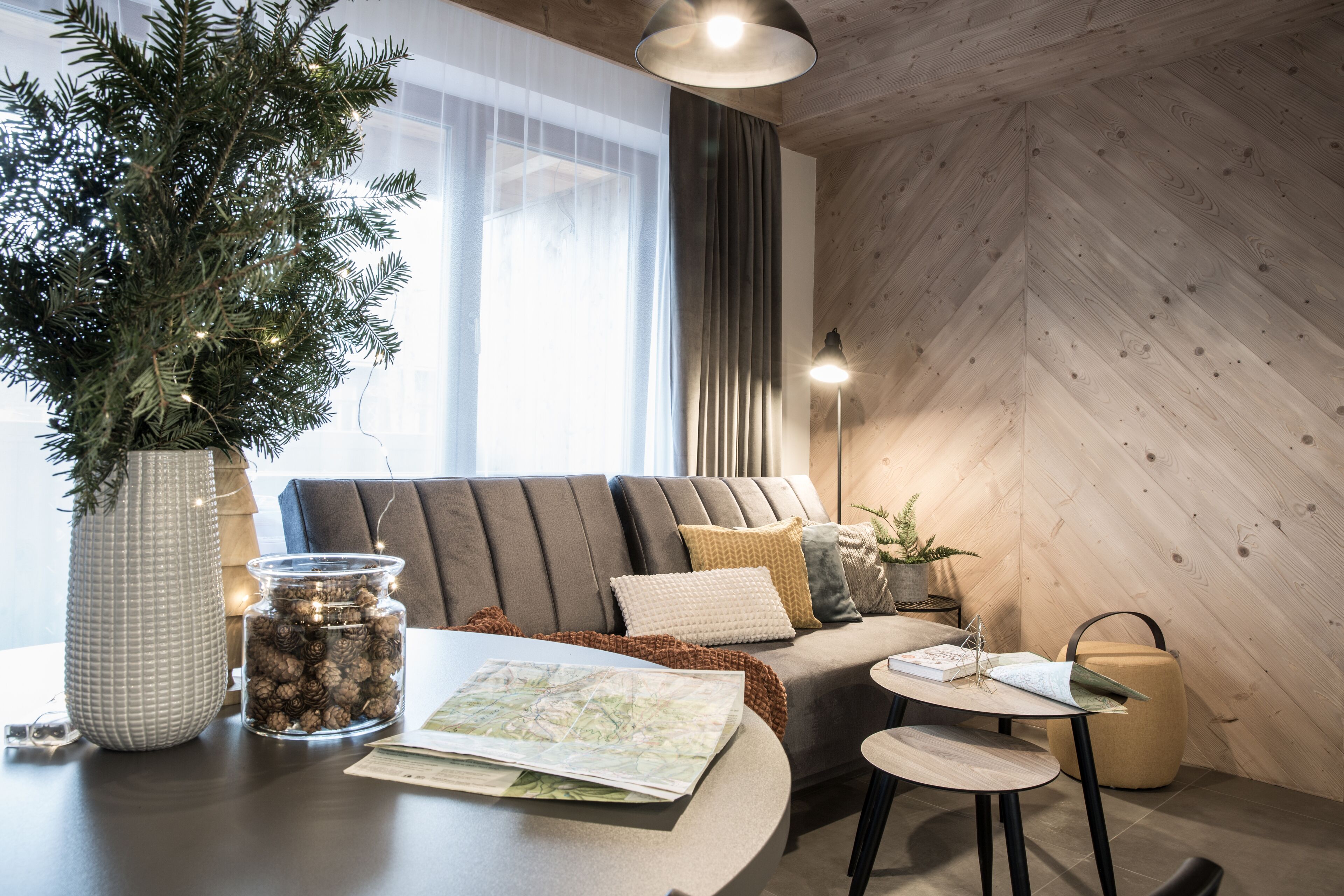 Comfort Apartment (Przytulisko) | Living area | 43-inch Smart TV with digital channels, TV