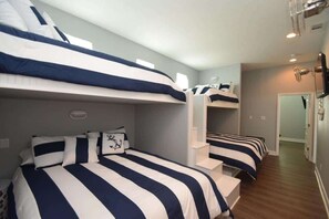 4 makuuhuonetta, ilmainen Wi-Fi