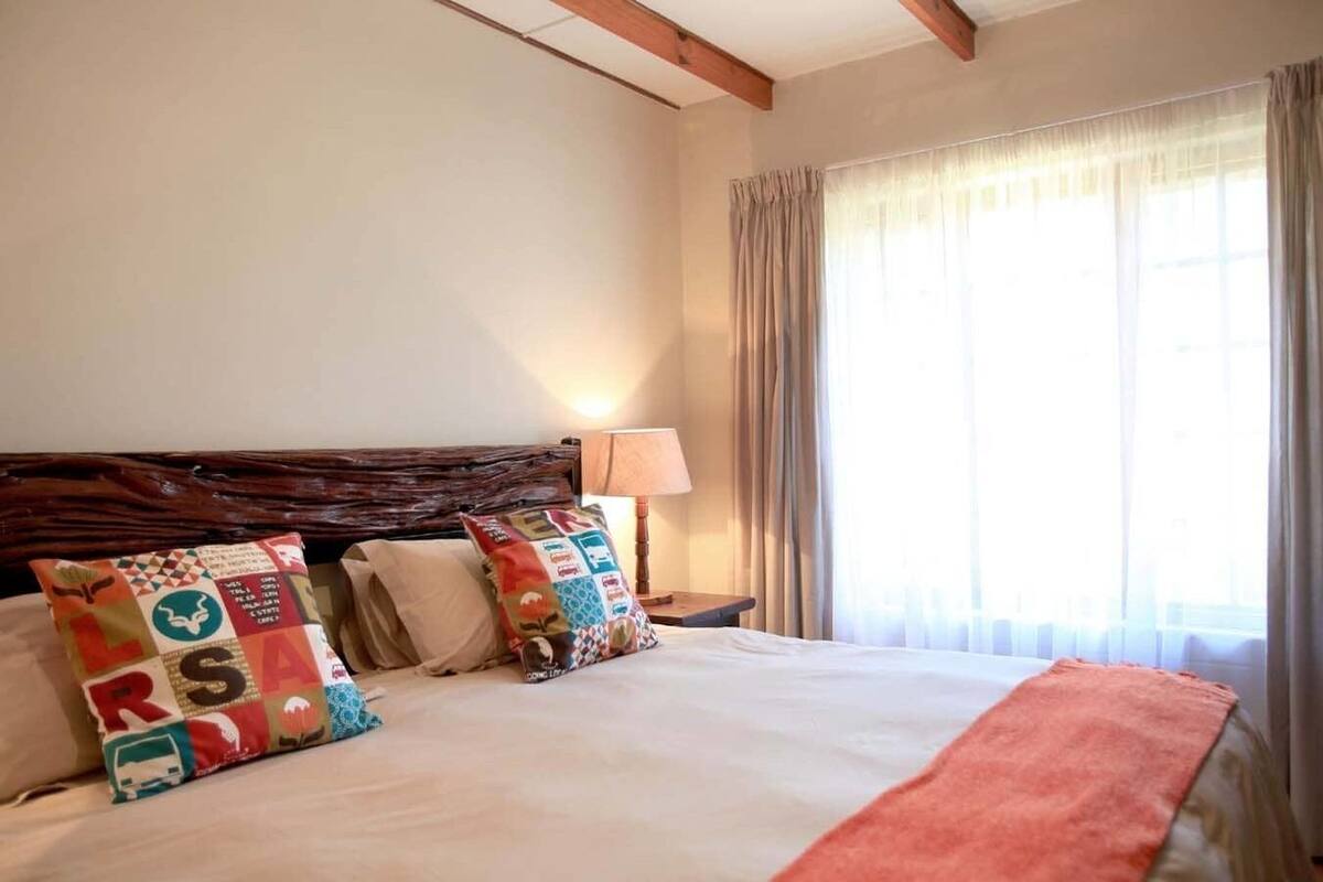 Premium bedding, free cots/infant beds, bed sheets