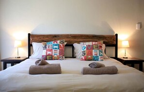 Premium bedding, free cots/infant beds, bed sheets