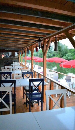 Outdoor dining - Agva Temmuz Otel (Sile)