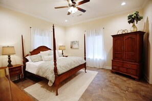 3 bedrooms, iron/ironing board, WiFi, bed sheets