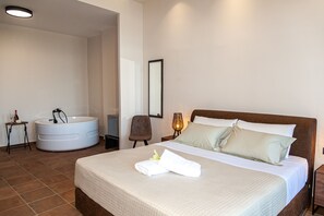 Suíte estúdio superluxo | Roupas de cama premium, edredons de pluma, camas com colchões pillow-top