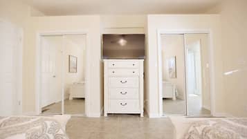 4 bedrooms, iron/ironing board, free WiFi, bed sheets