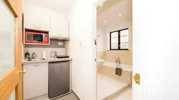 Fridge, microwave, stovetop, highchair