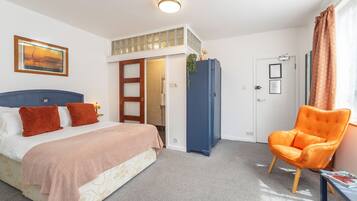 1 bedroom, iron/ironing board, travel cot, free WiFi