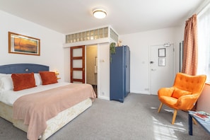 1 bedroom, iron/ironing board, travel cot, free WiFi