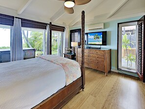 4 bedrooms, iron/ironing board, free WiFi, bed sheets - Sacred South Maui Beach House Sweeping Ocean Views Hot Tub Turtle Shore (Kihei)