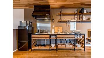 Fridge, microwave, stovetop, cookware/dishes/utensils