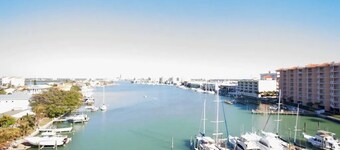 Newly renovated Clean, Bright Beach Villa in Best location.