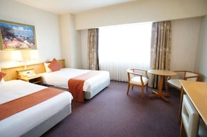 1 bedroom, desk, soundproofing, iron/ironing board
