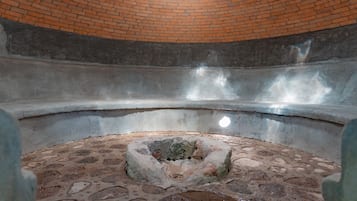 Couples treatment rooms, sauna, hot tub, steam room, body treatments