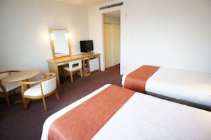 1 bedroom, desk, soundproofing, iron/ironing board