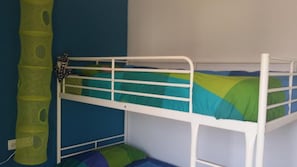 2 slaapkamers, een strijkplank/strijkijzer, wifi