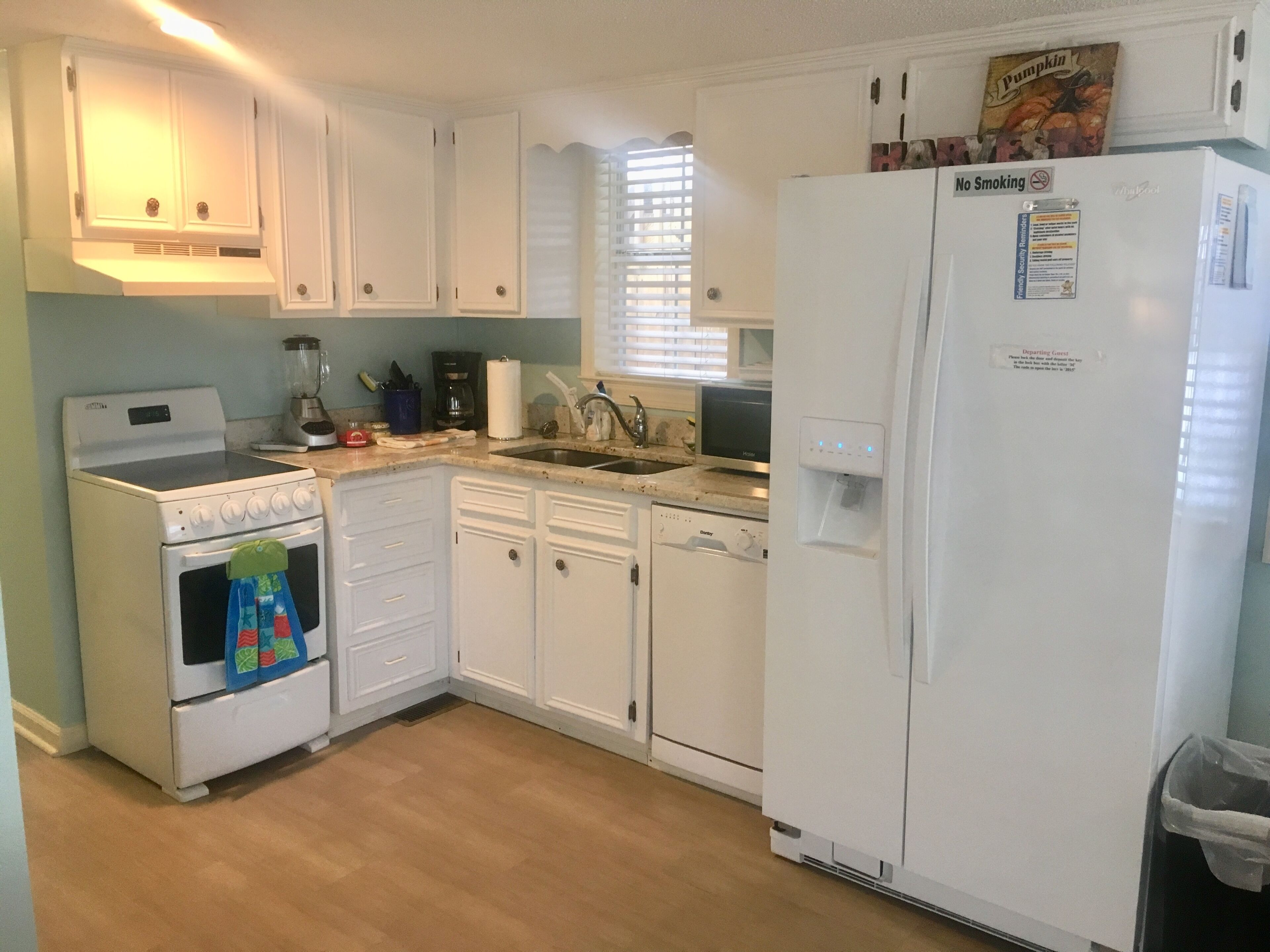 One level 4 bedroom!  JUNE DATES AVAILABLE! Clean, updated and sleeps 8!!