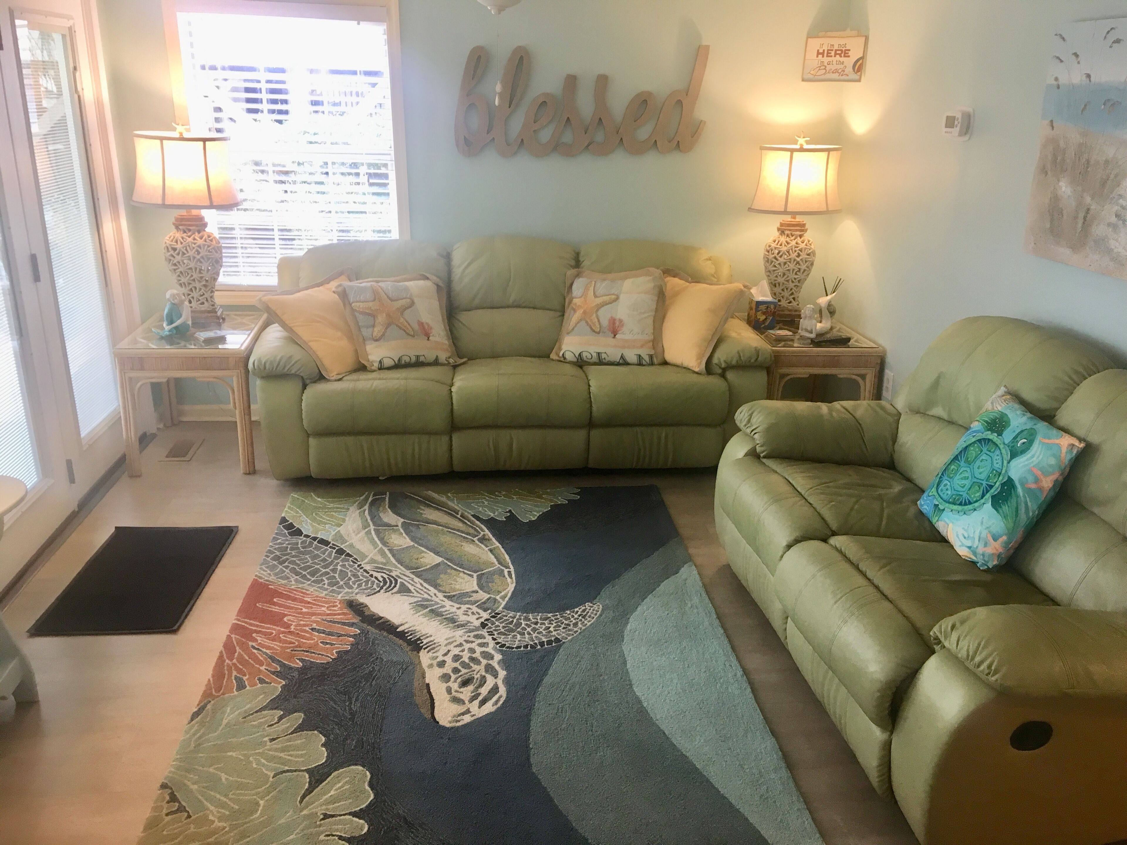 One level 4 bedroom!  JUNE DATES AVAILABLE! Clean, updated and sleeps 8!!