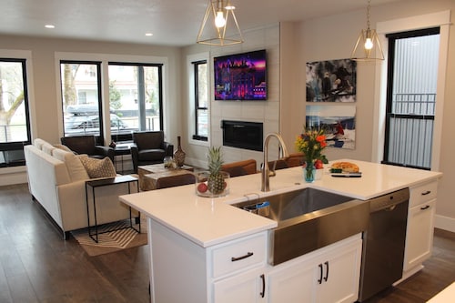 Stunning Downtown Home on Sherman Avenue